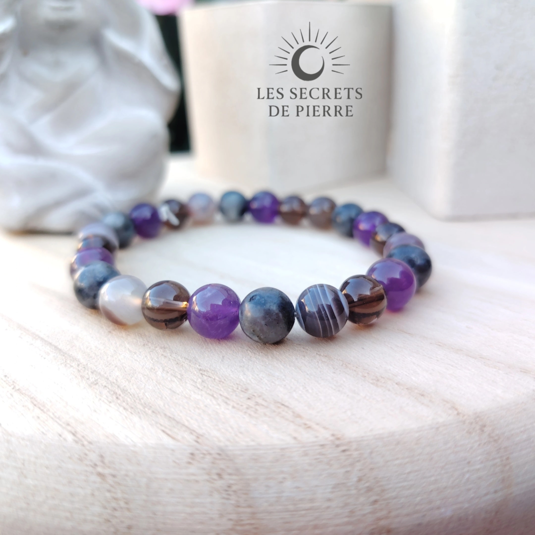 Bracelet artisanal en améthyste, larvikite, agate Botswana et quartz fumé avec perles naturelles de 8 mm