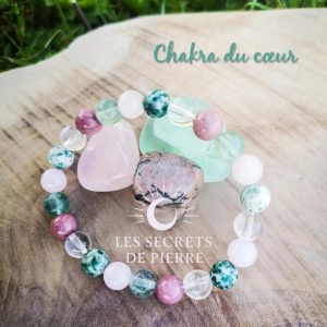 Bracelet chakra du cœur en quartz rose, agate mousse, rhodonite, fluorite verte et cristal de roche.