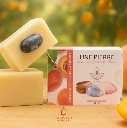 Savon exfoliant pêche abricot avec pierre naturelle à collectionner