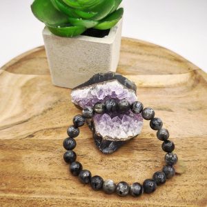 Bracelet en larvikite naturelle – protection mentale et clarté intuitive