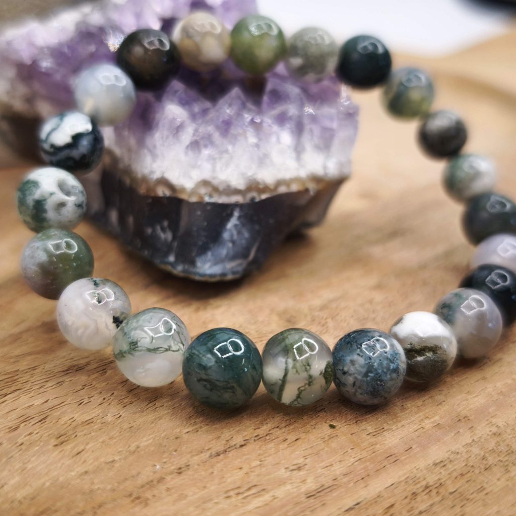 agate mousse pierre naturelle avec inclusions vertes