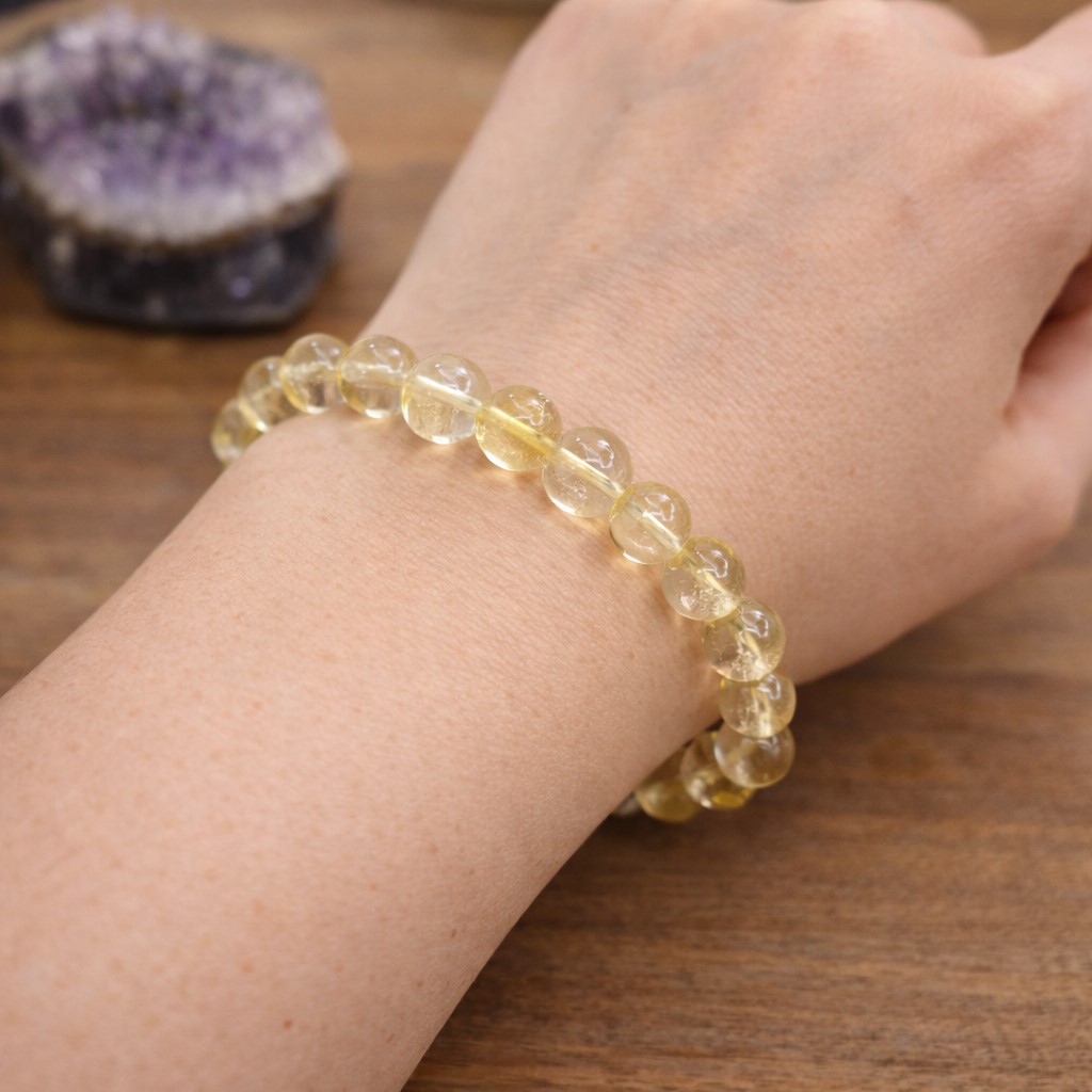 bracelet citrine naturelle porté au poignet pierre énergie positive