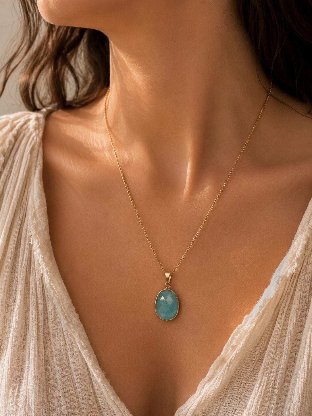 Pendentifs en amazonite du Pérou facettée sertis de cuivre plaqué doré