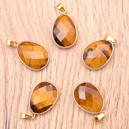 Pendentif œil de tigre facetté serti de cuivre plaqué doré
